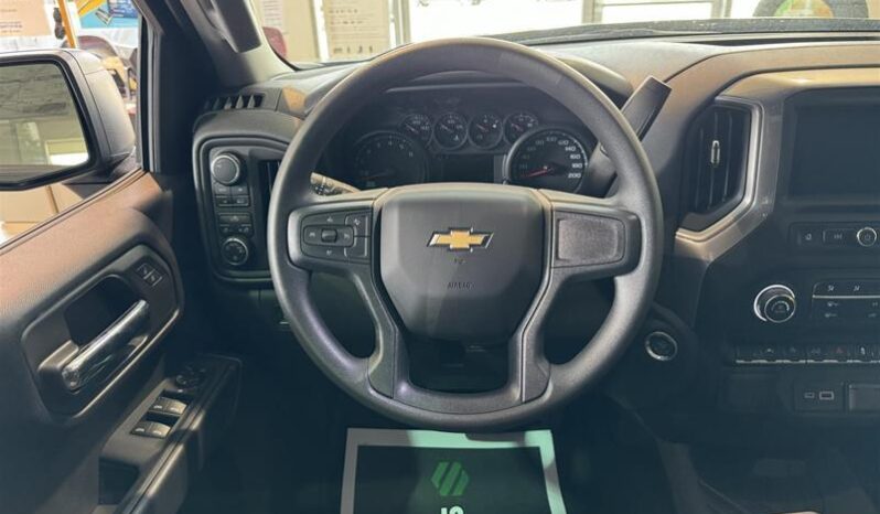 
								2024 Chevrolet Silverado 1500 Custom full									