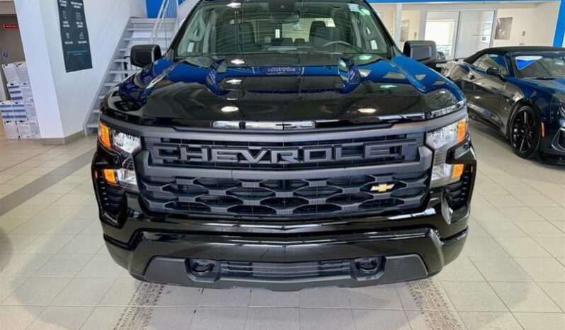 
								2024 Chevrolet Silverado 1500 Custom full									