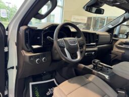 
										2024 GMC Sierra 1500 SLT full									