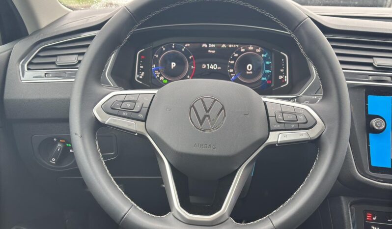 
								2024 Volkswagen Tiguan Comfortline 2.0t 8sp full									