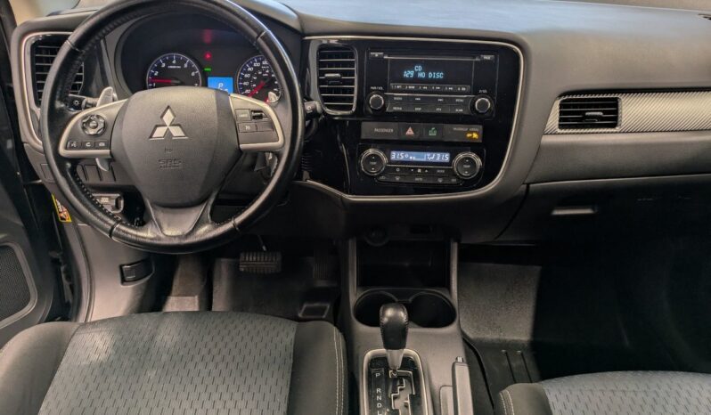 
								2015 Mitsubishi Outlander SE AWD full									