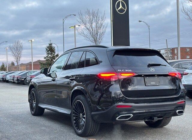 
								2025 Mercedes-Benz GLC 300 4MATIC full									