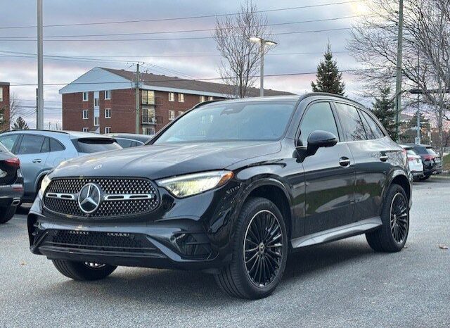 
								2025 Mercedes-Benz GLC 300 4MATIC full									