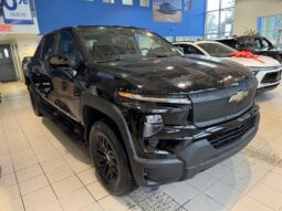 
										2024 Chevrolet Silverado EV E4wd Crew Cab Work full									