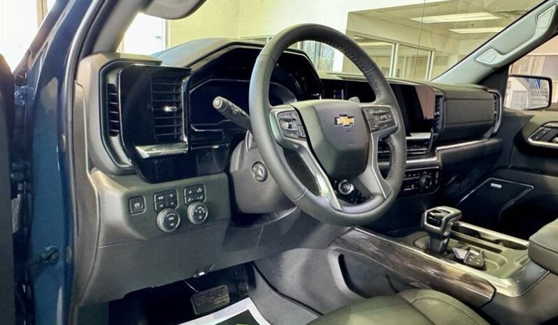 
								2024 Chevrolet Silverado 1500 Crew Cab Standard full									