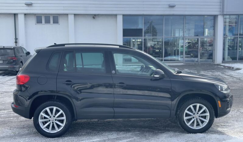 
								2017 Volkswagen Tiguan 4MOTION 4dr Wolfsburg Edition full									