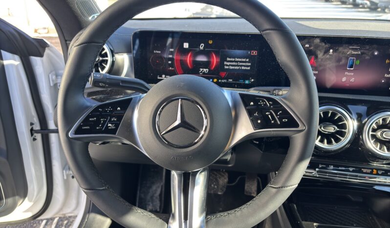 
								2025 Mercedes-Benz CLA250 4MATIC Coupe full									