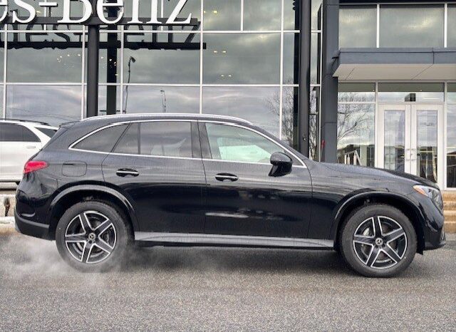 
								2025 Mercedes-Benz GLC300 4MATIC SUV full									