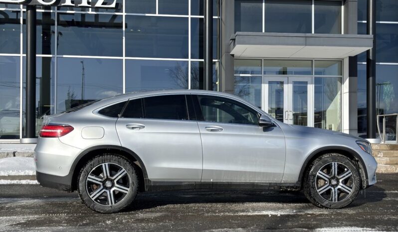 
								2017 Mercedes-Benz GLC300 4MATIC Coupe full									