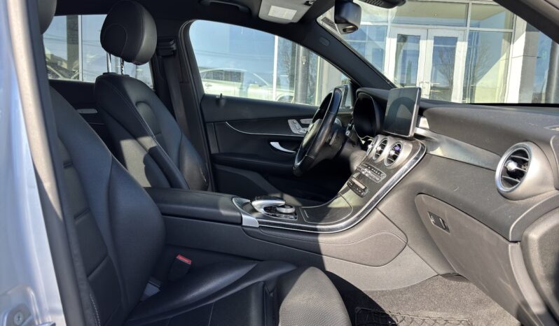 
								2017 Mercedes-Benz GLC300 4MATIC Coupe full									