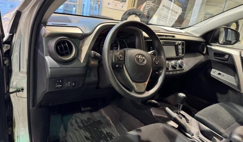 
								2015 Toyota RAV4 Fwd Le full									