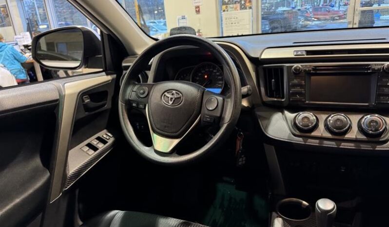 
								2015 Toyota RAV4 Fwd Le full									