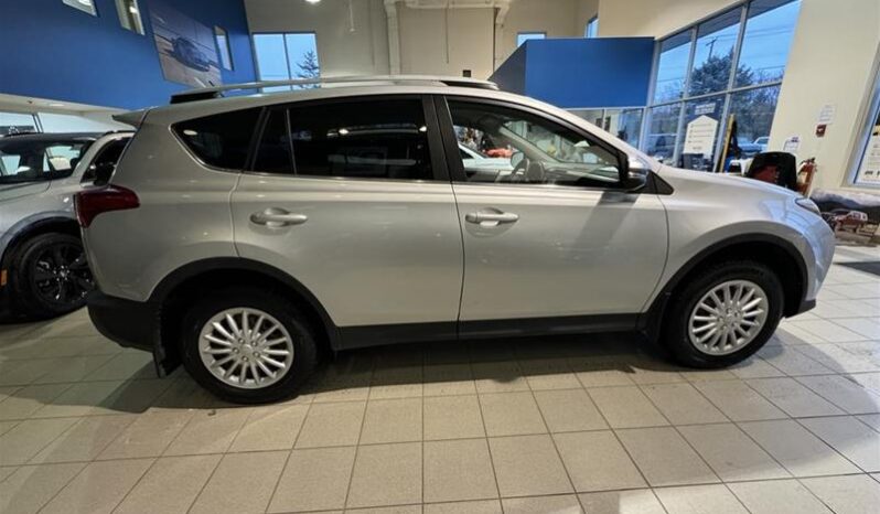 
								2015 Toyota RAV4 Fwd Le full									