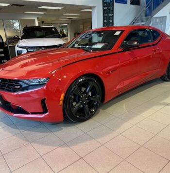 2019 Chevrolet Camaro - Used Convertible - VIN: 1G1FB1RX0K0145576 - Buckingham Chevrolet Buick GMC Gatineau