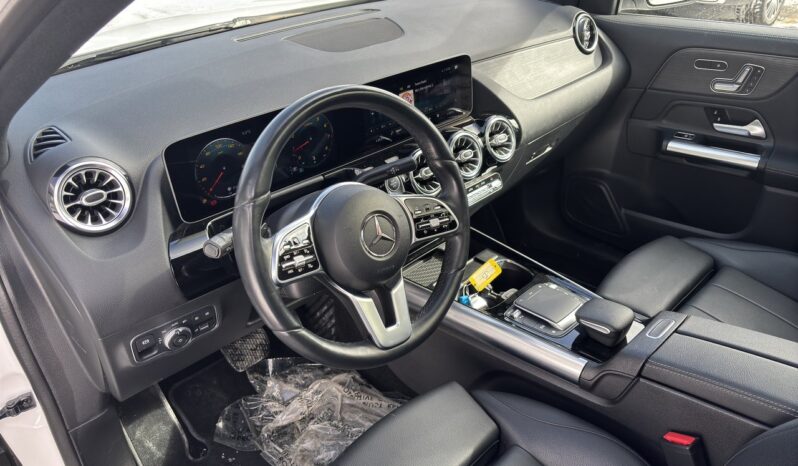 
								2021 Mercedes-Benz GLA250 4MATIC SUV full									