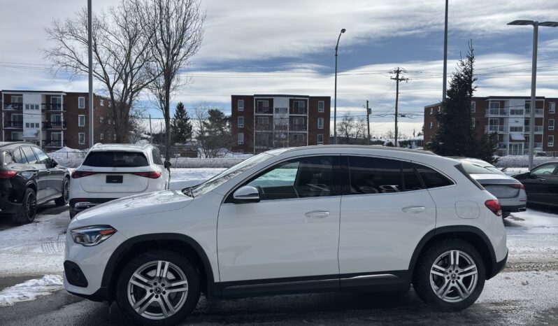 
								2021 Mercedes-Benz GLA250 4MATIC SUV full									