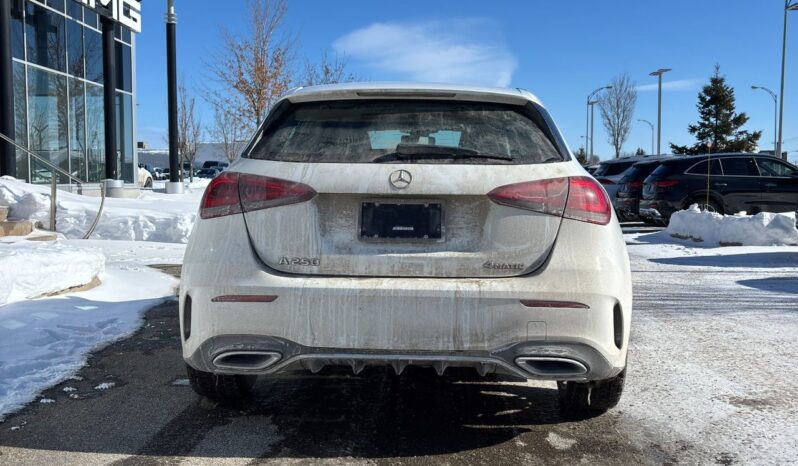 
								2019 Mercedes-Benz A250 4MATIC Hatch full									