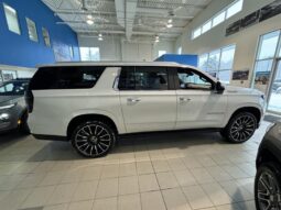 
										2025 Chevrolet Suburban 4wd 4dr High Country full									