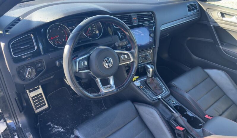 
								2021 Volkswagen Golf GTI 5-Dr 2.0t 7sp At Dsg full									