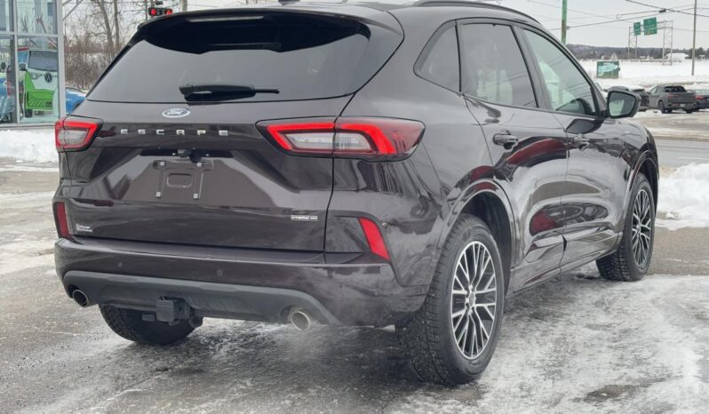 
								2023 Ford Escape ST-Line AWD full									