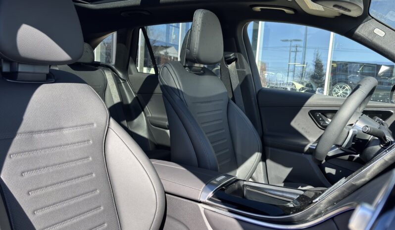 
								2025 Mercedes-Benz GLC 300 4MATIC full									