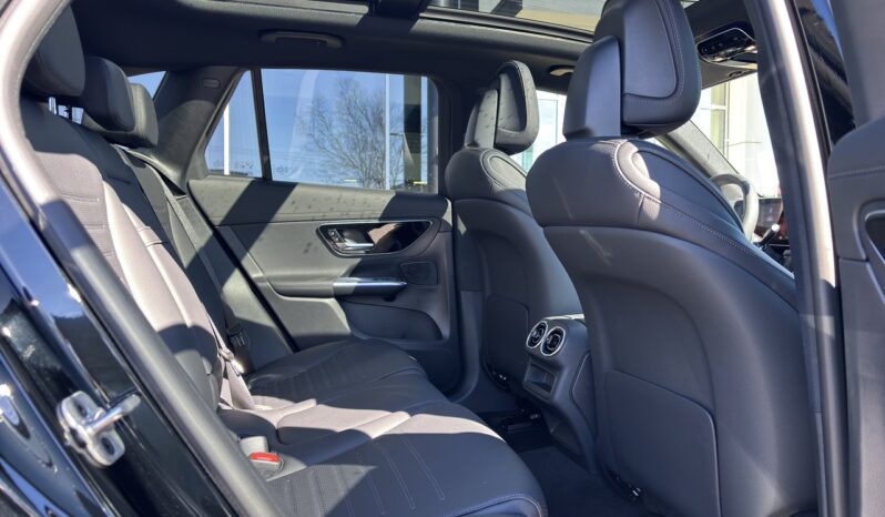 
								2025 Mercedes-Benz GLC 300 4MATIC full									