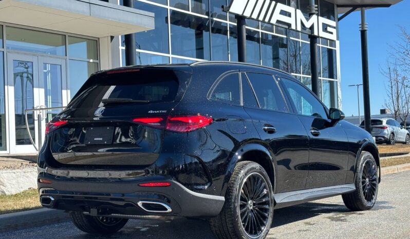
								2025 Mercedes-Benz GLC 300 4MATIC full									