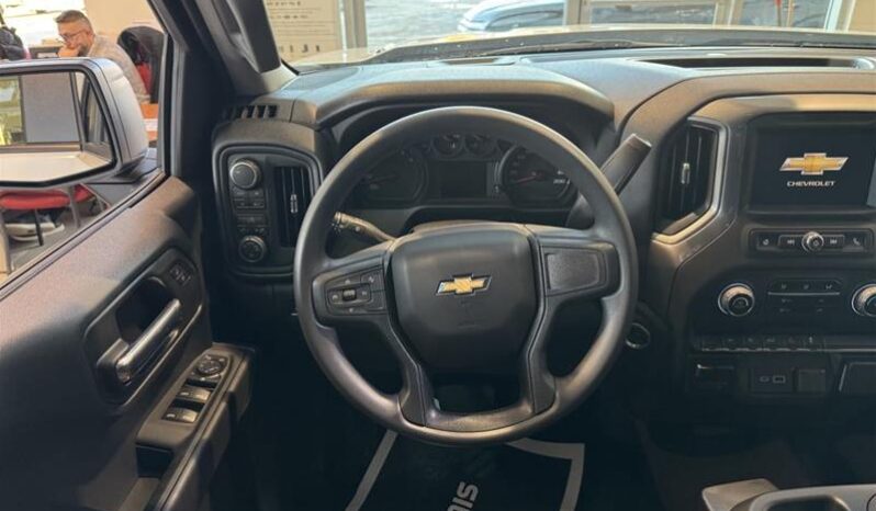 
								2024 Chevrolet Silverado 1500 Crew Cab Short Box 4 full									