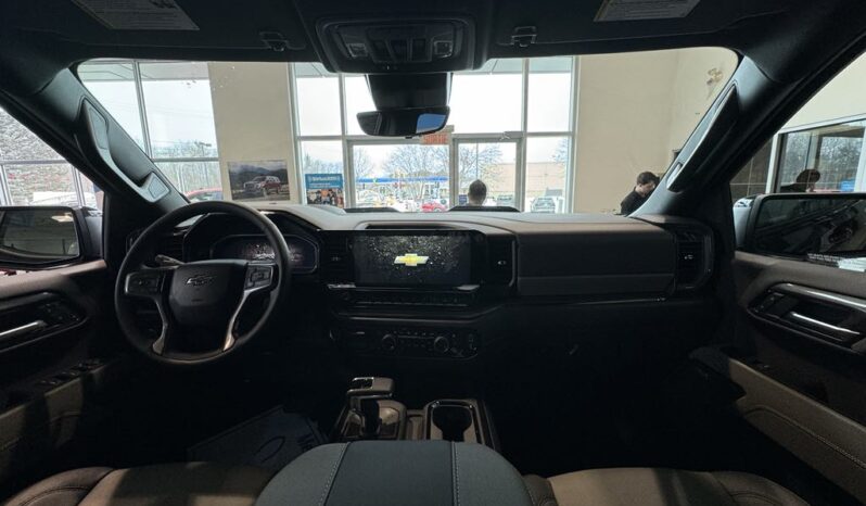 
								2025 Chevrolet Silverado 1500 Crew Cab Short Box 4 full									