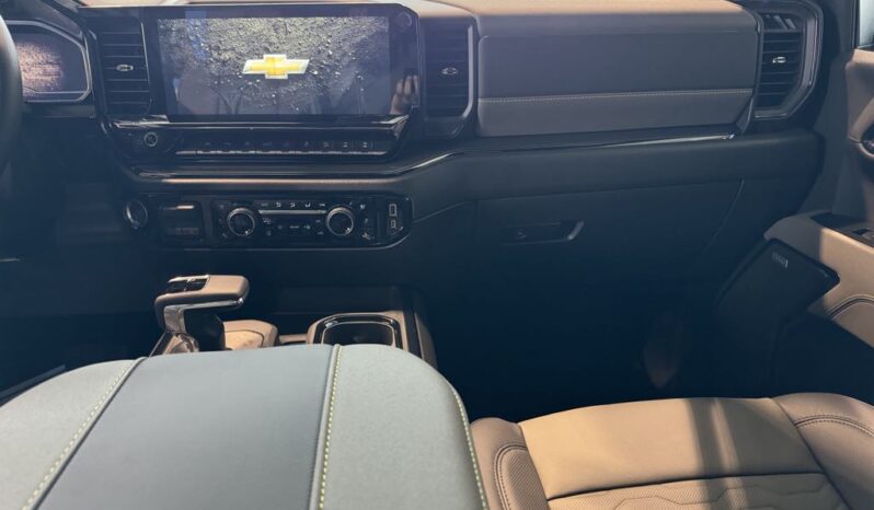 
								2025 Chevrolet Silverado 1500 Crew Cab Short Box 4 full									