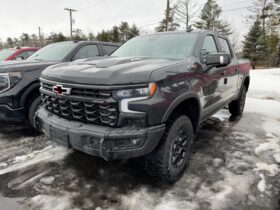 2025 Chevrolet Silverado 1500 Crew Cab Short Box 4