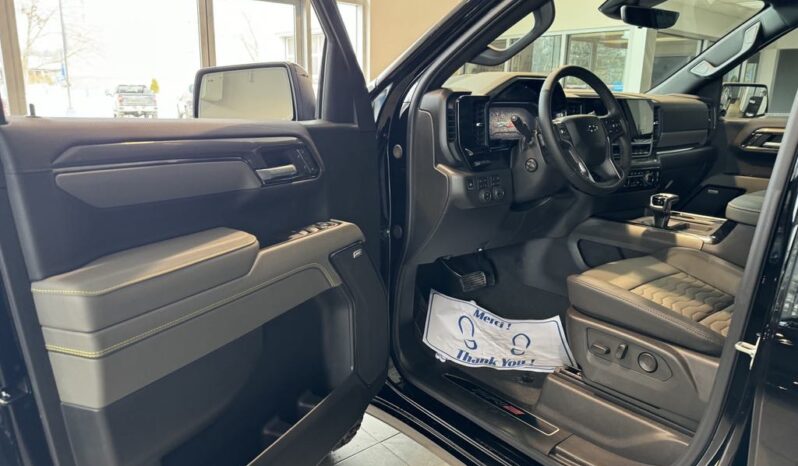 
								2025 Chevrolet Silverado 1500 Crew Cab Short Box 4 full									