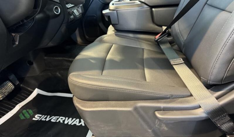 
								2025 GMC Sierra 3500 4wd Crew Cab full									