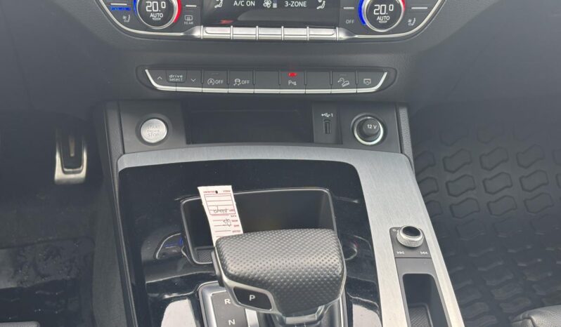 
								2021 Audi Q5 Technik 45 TFSI quattro full									