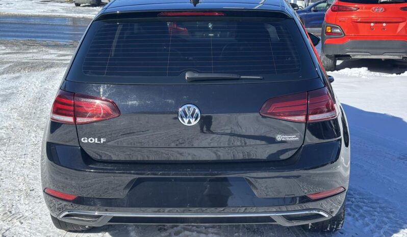 
								2021 Volkswagen Golf full									