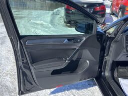 
										2021 Volkswagen Golf full									