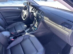
										2021 Volkswagen Golf full									