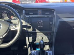 
										2021 Volkswagen Golf full									