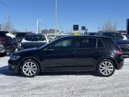 
										2021 Volkswagen Golf full									