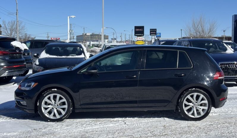 
								2021 Volkswagen Golf full									
