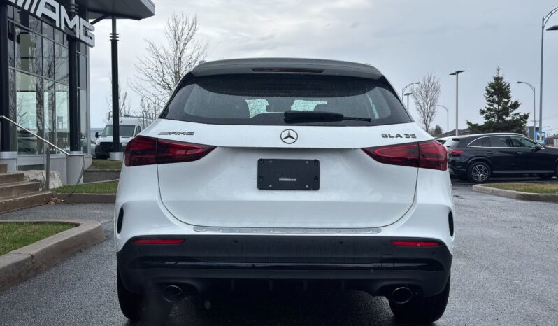 
								2025 Mercedes-Benz GLA AMG 35 4MATIC full									