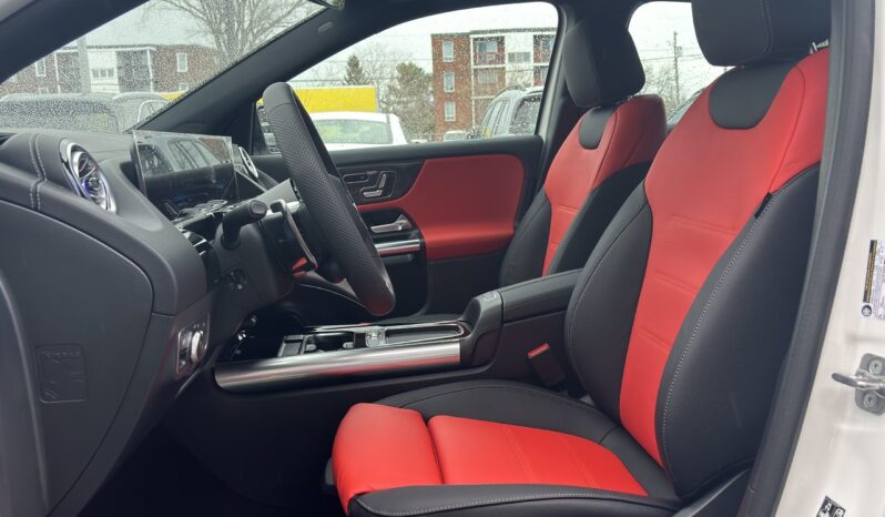 
								2025 Mercedes-Benz GLA AMG 35 4MATIC full									