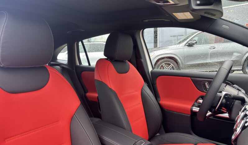 
								2025 Mercedes-Benz GLA AMG 35 4MATIC full									