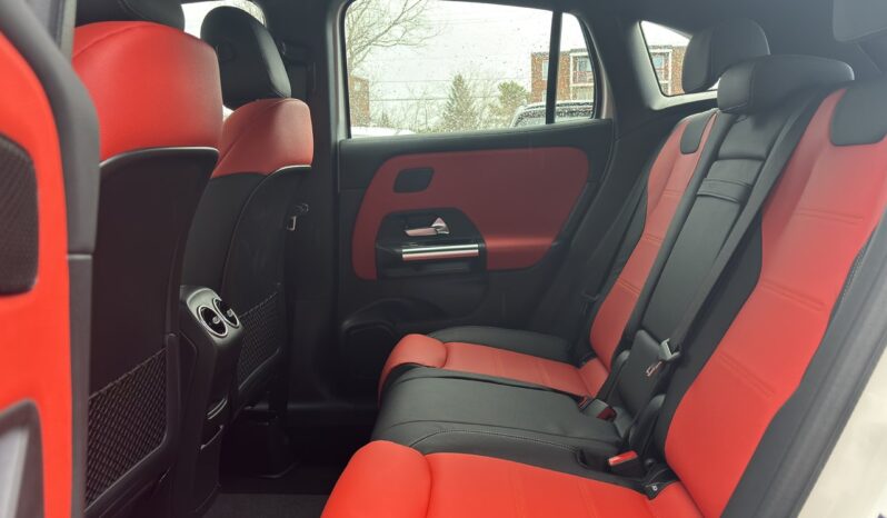 
								2025 Mercedes-Benz GLA AMG 35 4MATIC full									