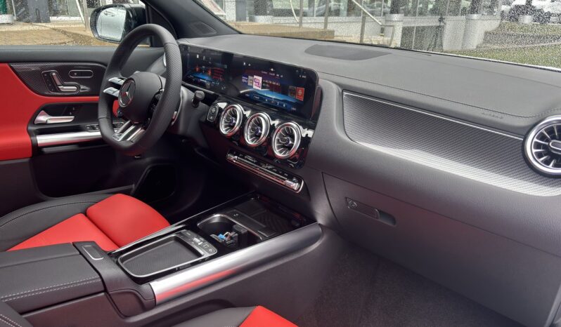 
								2025 Mercedes-Benz GLA AMG 35 4MATIC full									