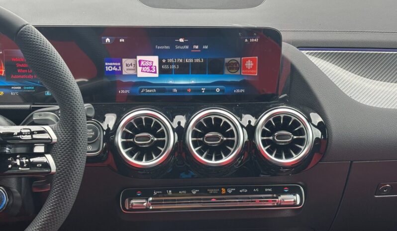 
								2025 Mercedes-Benz GLA AMG 35 4MATIC full									
