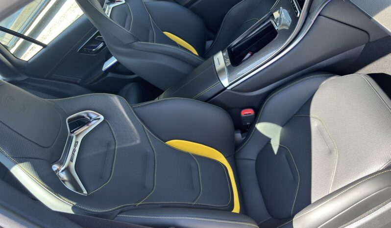 
								2025 Mercedes-Benz GLC63 AMG S E Performance 4MATIC+ SUV full									