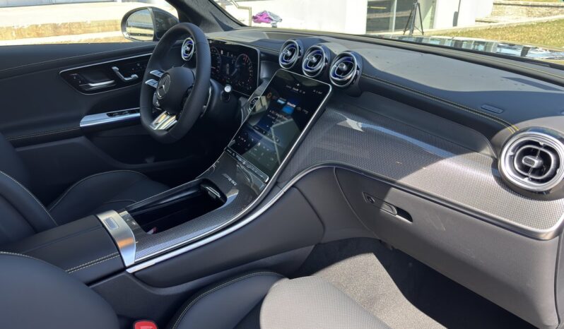 
								2025 Mercedes-Benz GLC63 AMG S E Performance 4MATIC+ SUV full									