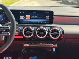 
										2025 Mercedes-Benz CLA 250 4MATIC full									