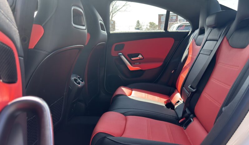 
								2025 Mercedes-Benz CLA 250 4MATIC full									